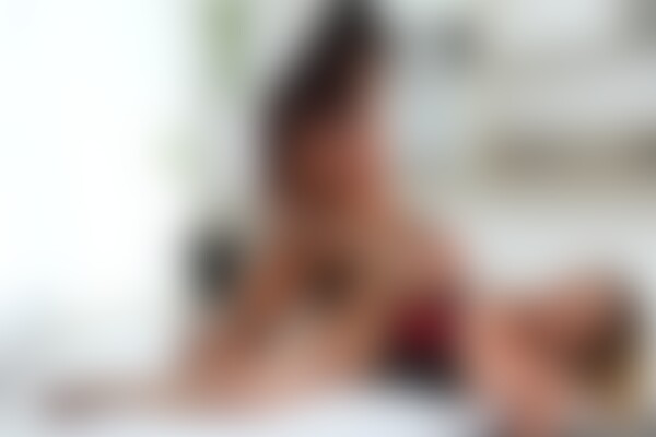 'Korsett'-Szene aus Barbara Alves & Gabrielly Ferraz - Trans Titans 4