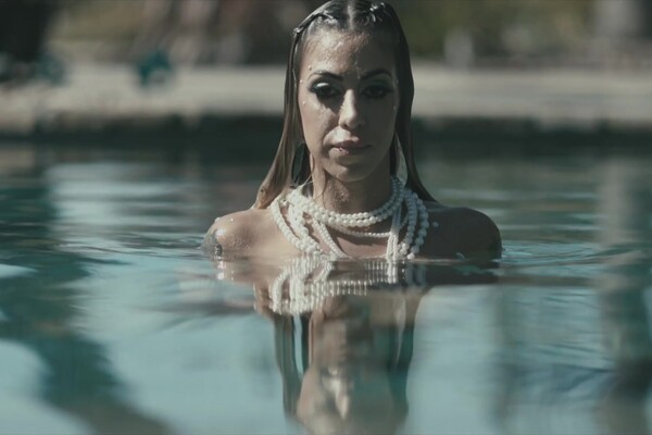 'Glamour'-Szene aus Marika Milani - Glamour Dolls 24