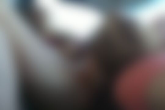 'Parkplatz'-Szene aus Zwei feuchte Mädchen haben Spaß in der Öffentlichkeit