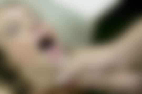 'Lehrer'-Szene aus Die sexy brünette Cheerleaderin Presley Hart in der Klasse von ihrem Lehrer gefickt