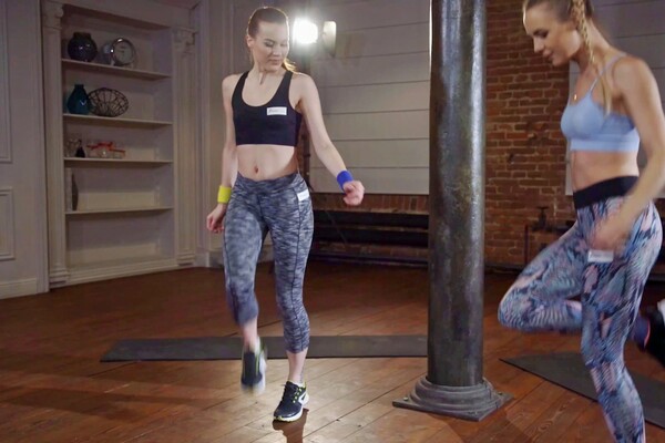 'Gym'-Szene aus Charlie Red - Girls Only Gym