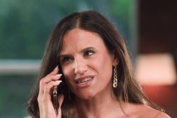 'Urlaub'-Szene aus Penny Barber - Threesomes 5