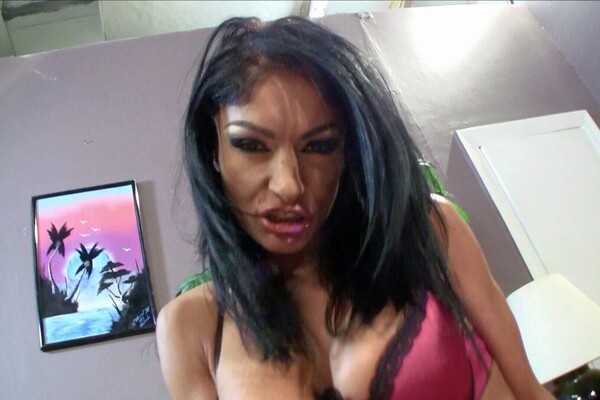 'Hawk Tuah'-Szene aus Persia Pele - Shock Cock Handjobs