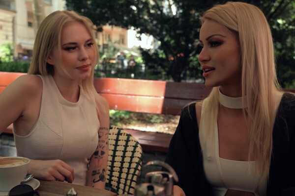 'Twins'-Szene aus Cherry Kiss - Two Girls Are Twice The Fun