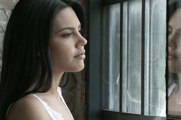 'Öl'-Szene aus Apolonia Lapiedra & Nikki Fox - Tight European Beauties 4