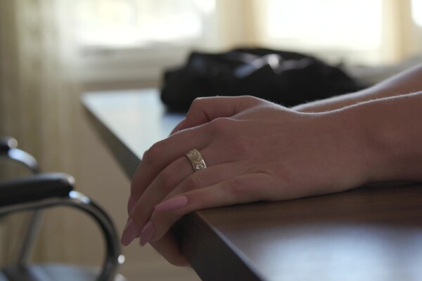 'Boss'-Szene aus Cami Strella & River Lynn - Lady Boss