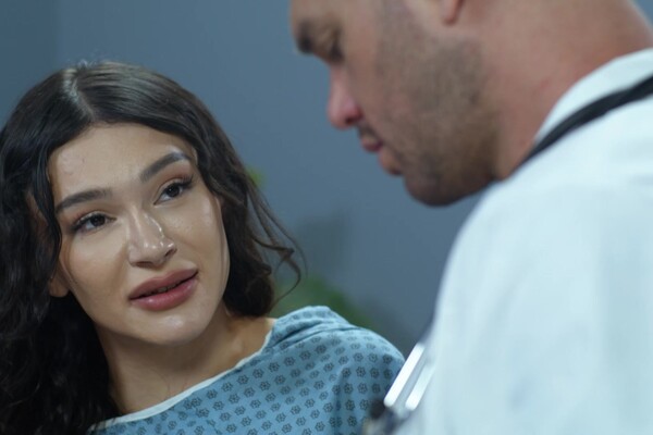 'Krankenschwester'-Szene aus Andylynn Payne - TS Doctors Office