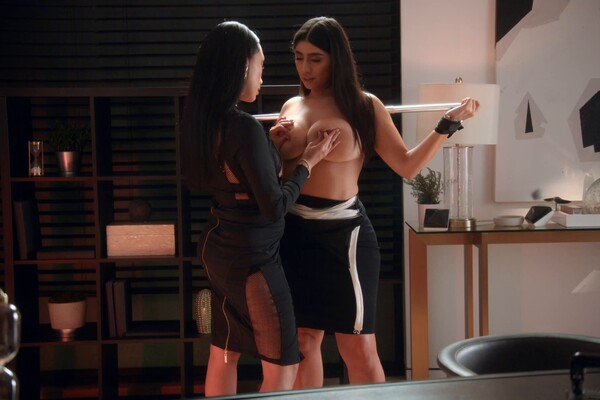 'Chef'-Szene aus Vicki Chase & Violet Myers - Boss