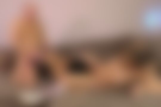 'Kleinwüchsige'-Szene aus Babsi Bums, die neue Nachbarin