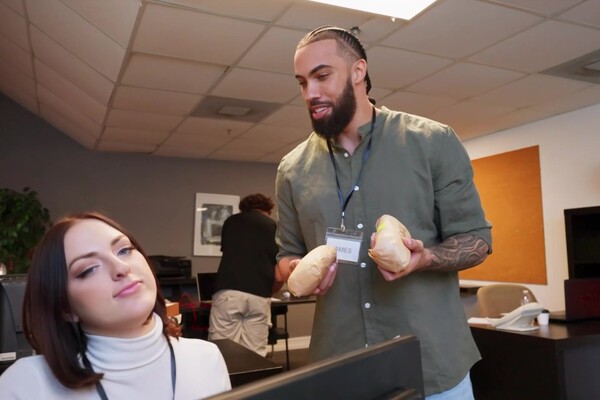 'Blowjob'-Szene aus Lucy Lotus - Monster Curves 51