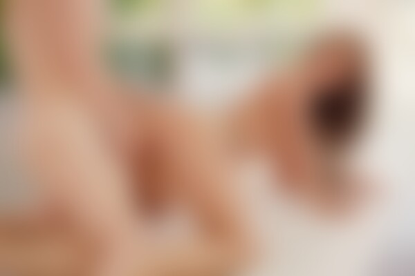 'Stöhnen'-Szene aus Natural Beauties: Evelin Stone