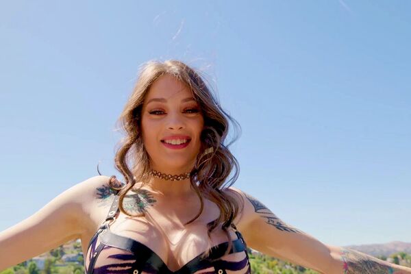 'Sugar Daddy'-Szene aus Maddy May - Dredd 12