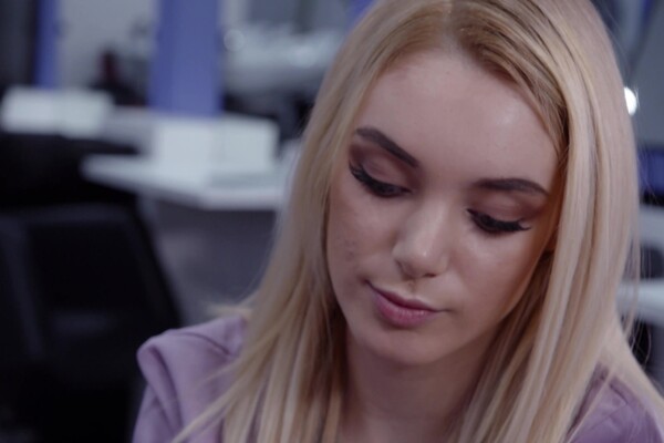 'Nerd'-Szene aus Alberto Blanco - The Best Of Paola Hard