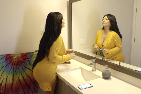 'Blowjob'-Szene aus London Rose - Bratty MILFs 6