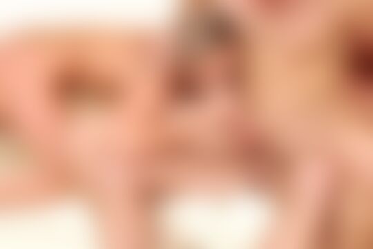 'Kinky'-Szene aus Vinna Reed - Bi-Curious Couples 10