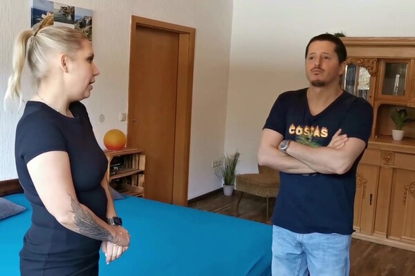 'Amateure'-Szene aus Lena Nitro - Bummsfallera 2 - Schwanzgeile Rampensäue