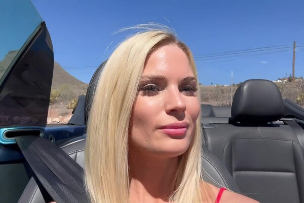 'Exhibitionismus'-Szene aus Candee Licious - Sex Addict