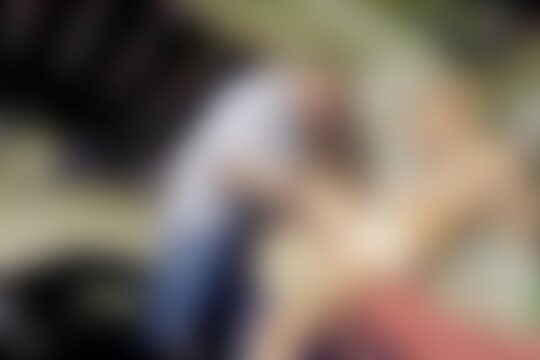 'Kostüm'-Szene aus Hellblondes Babe im Kostüm in der Garage gevögelt