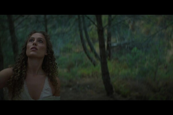 'Wald'-Szene aus Jane Jones, Linda Porn & Maria Riot - XConfessions 32