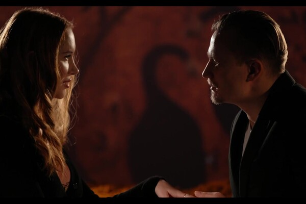 'Clown'-Szene aus Lenina Crowne - Sex um Acht - Da hat es Bums gemacht!