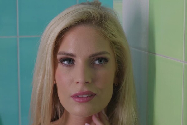 'Office'-Szene aus Candee Licious - Hole In Two