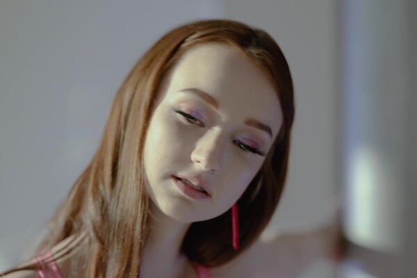 'Romantisch'-Szene aus Evelyn Claire & Melanie Marie - We Can Build Her