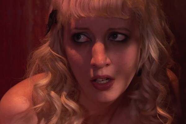 'Handjob'-Szene aus Cherry Torn - Fetish Sluts