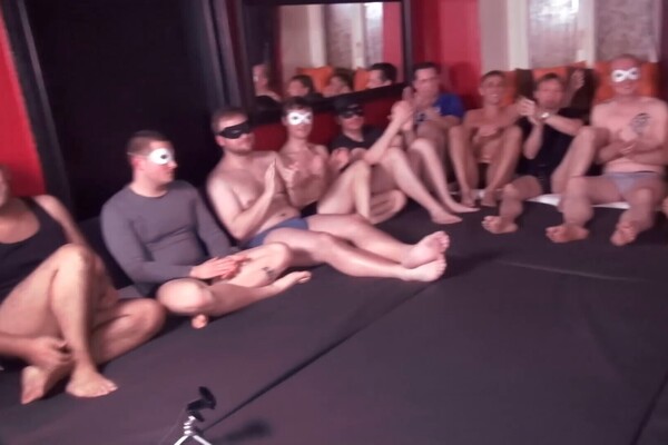 'Punk'-Szene aus Laureen Pink - Luder Poppen 2