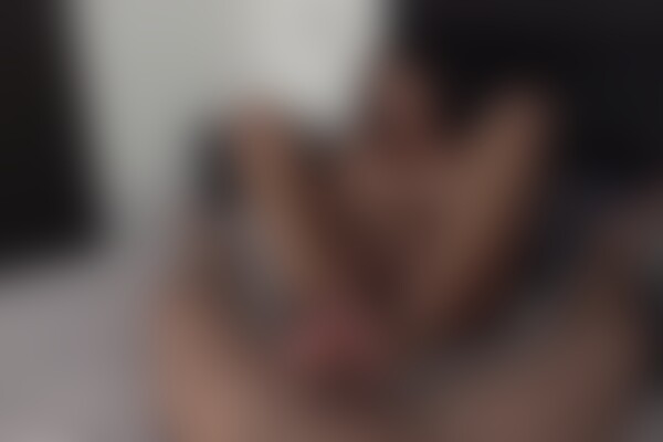 'Bett'-Szene aus Jean Pallett - 2 Tight Latin Beautie