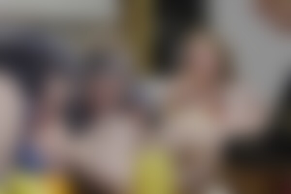 'Orgy'-Szene aus Helena Jonic - Her First Lesbian Orgy