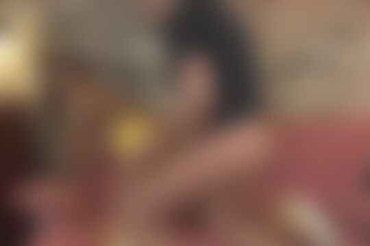 'Disco'-Szene aus Scharfe exotische Stieftochter zur Strafe auf der Couch gebumst