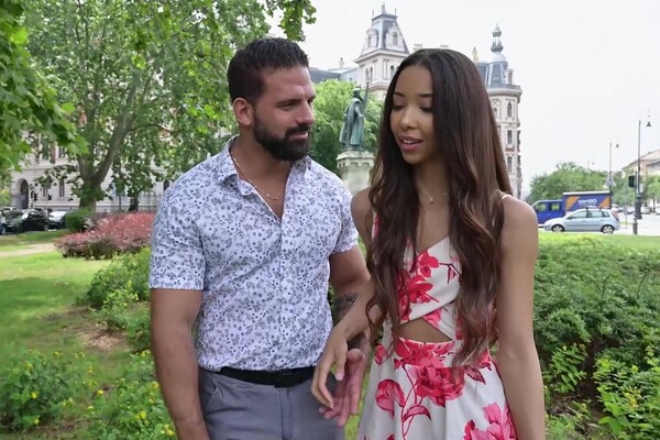 'Büro'-Szene aus Lia Lin - Sexy Euro Pickups