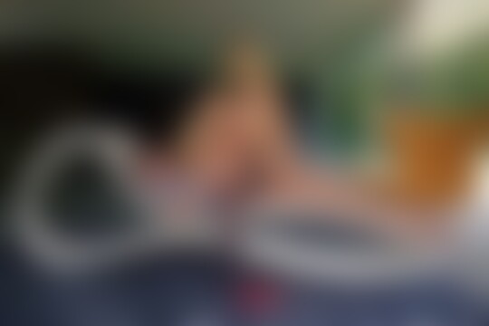 'Nonne'-Szene aus Die beiden blonden Monster-MILFs Alexis und Rebecca gönnen sich einen jungen harten Schwanz