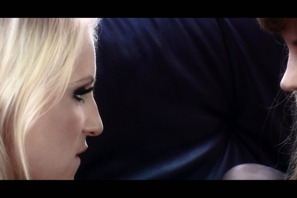 'Escort'-Szene aus Dorothy Black - Full Escort Service