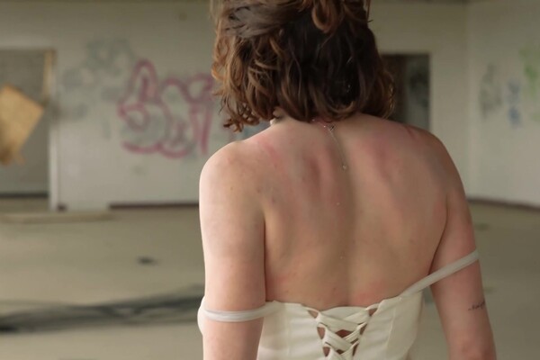 'Parkplatz'-Szene aus Arden Tate - Tate 2