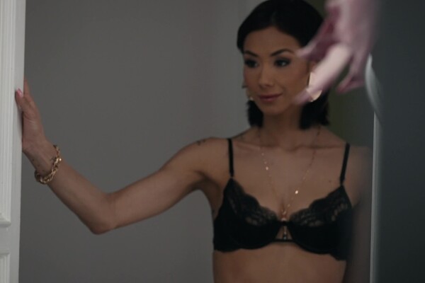 'Erotica'-Szene aus Veronica Leal - Thr3e 8