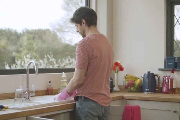 'Geschichte'-Szene aus Yiming Curiosity - Geschichten eines Hetero-Mannes