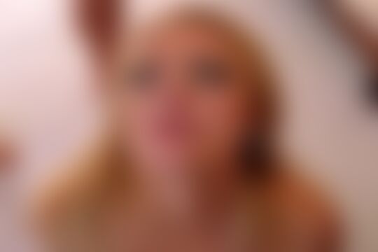 'Schönheit'-Szene aus Hungrige blonde Schönheit Cameron Canada liebt glibbriges Essen