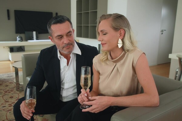 'Office'-Szene aus Lucette Nice - Erst das Vergnügen, dann das Geschäft