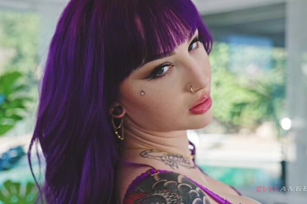 'Doggy Style'-Szene aus Val Steele - DVP Sluts