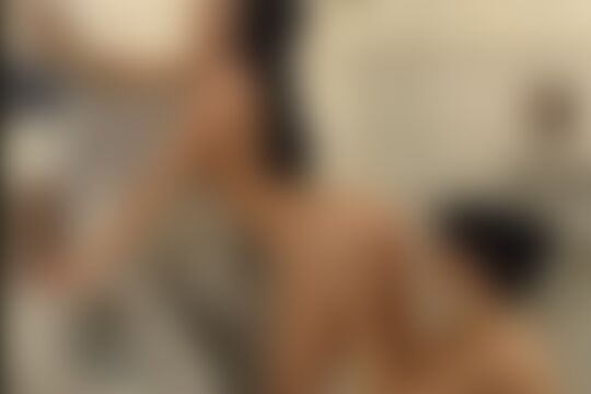 'Disco'-Szene aus Lesbengelecke auf dem Herrenklo der Disko