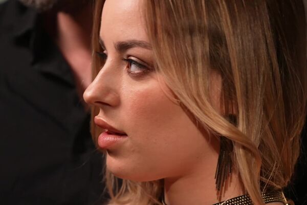 'Rock'-Szene aus Anna Claire Clouds - Luxure - 10th Anniversary