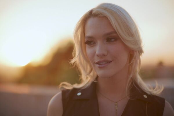 'Öl'-Szene aus Luxure - 10th Anniversary (Marc Dorcel) Szene 3