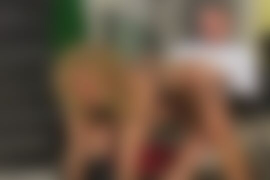 'Reiten'-Szene aus Blonde Amateurin reitet und reitet ...