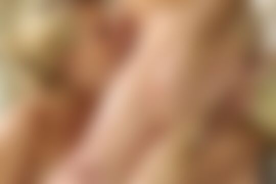 'Rocco Siffredi'-Szene aus Christie Stevens & Zoey Monroe - Pornstars Try Nuru