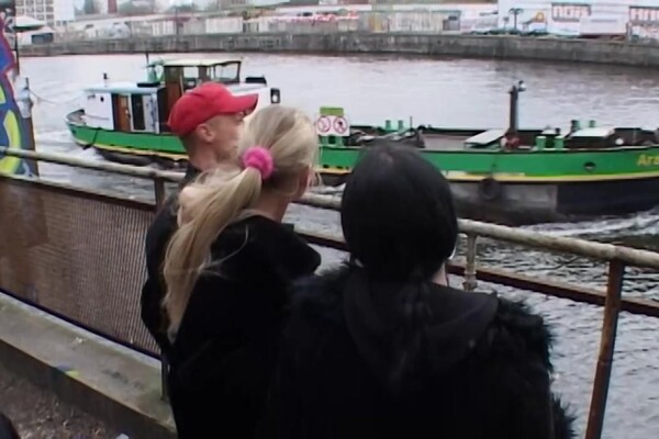 'Sex im Freien'-Szene aus Sarah Sun - Öffentlich erregt! 13