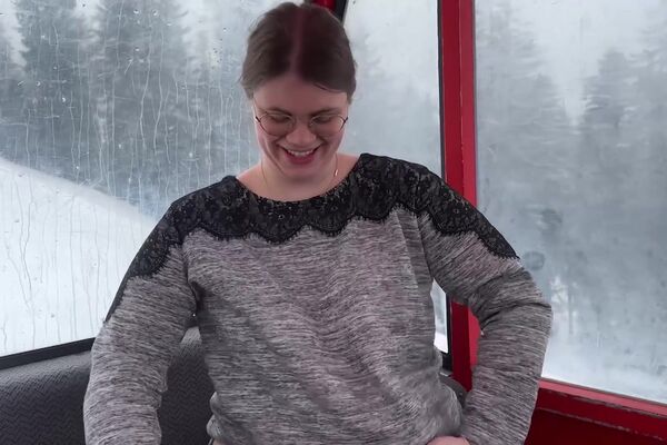 'Webcam'-Szene aus Lina Love: Webcam Sternchen - Immergeil & Fickverrückt (German Love) Szene 2