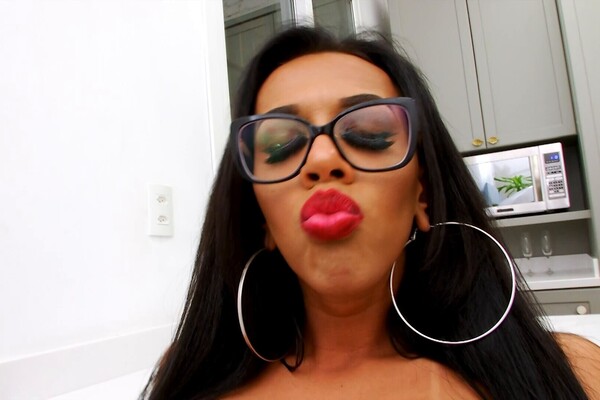 'Brille'-Szene aus Leonna Abdalla - Trans Titans