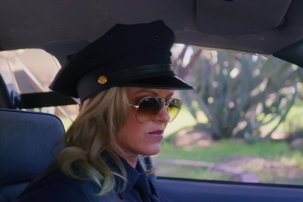 'Curvy'-Szene aus Sweet Vickie - Thick & Blonde