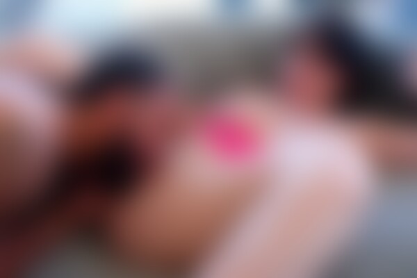 'Mallorca'-Szene aus Aleksa Mink - Naughty Neighbors 7